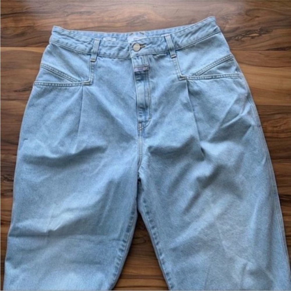Closed retro style light wash jeans 32